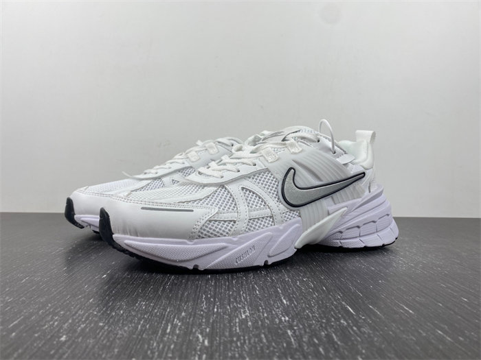 NIKEV2K Runtekk FD0736-102