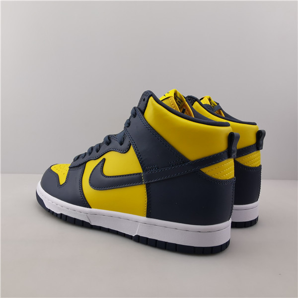 NIKE DUNK HIGH