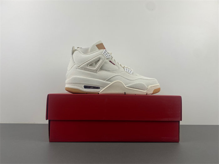 Air Jordan 4 Levi’s x Air Jordan 4 “White” AO2571-100