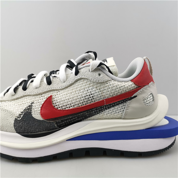 NIKE SACAI X VAPORWAFFLE