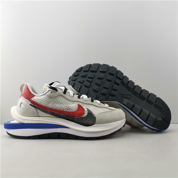 NIKE SACAI X VAPORWAFFLE