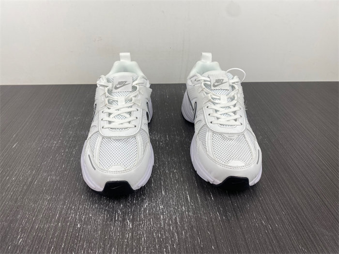 NIKEV2K Runtekk FD0736-102