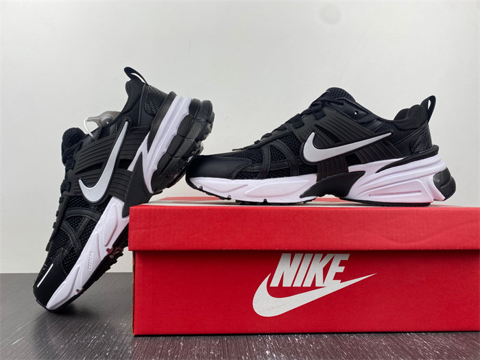 NIKEV2K Runtekk FD0736-103