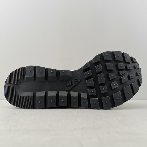 NIKE SACAI X VAPORWAFFLE