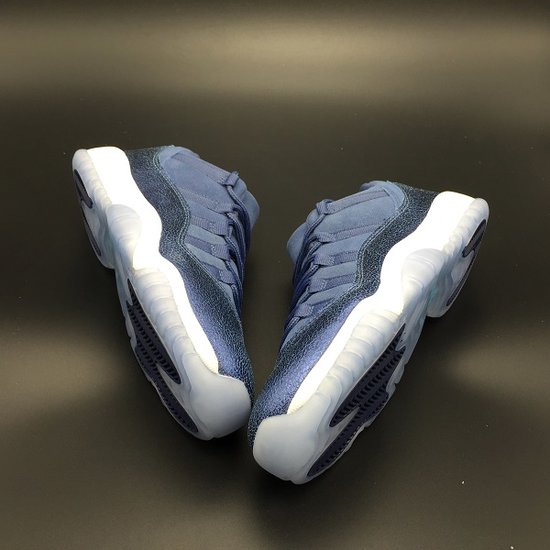Air Jordan 11 Low GS