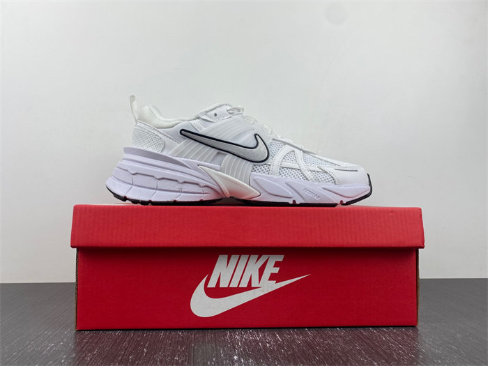 NIKEV2K Runtekk FD0736-102