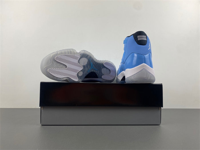 Air Jordan 11 717602-900