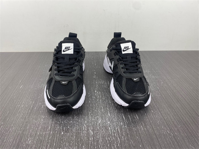 NIKEV2K Runtekk FD0736-103