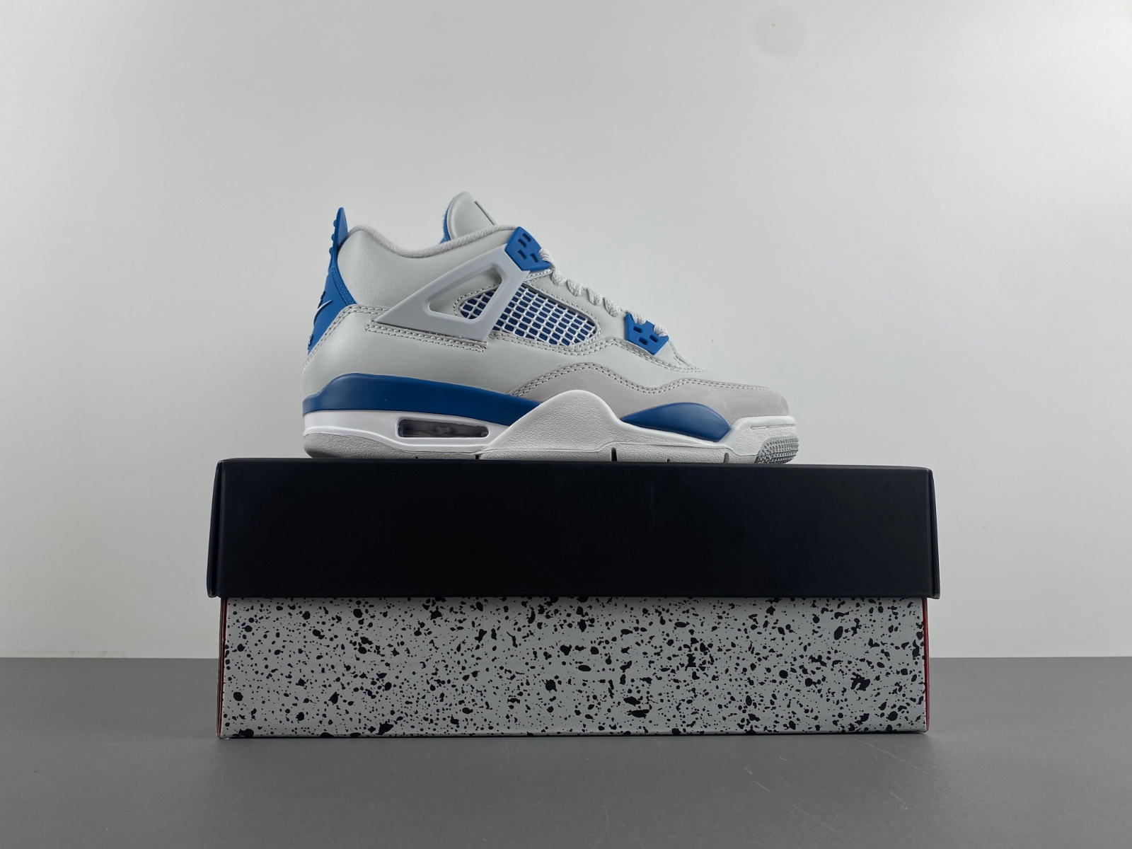 Air Jordan 4 Retro HF4281-141