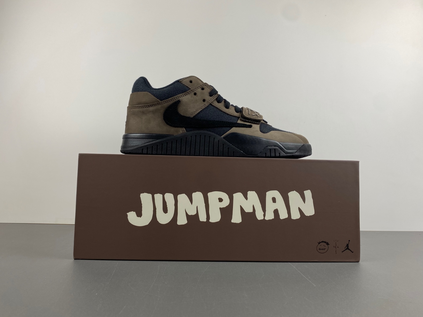Travis Scott x Air Jordan 1 Low JACK FZ8117-204
