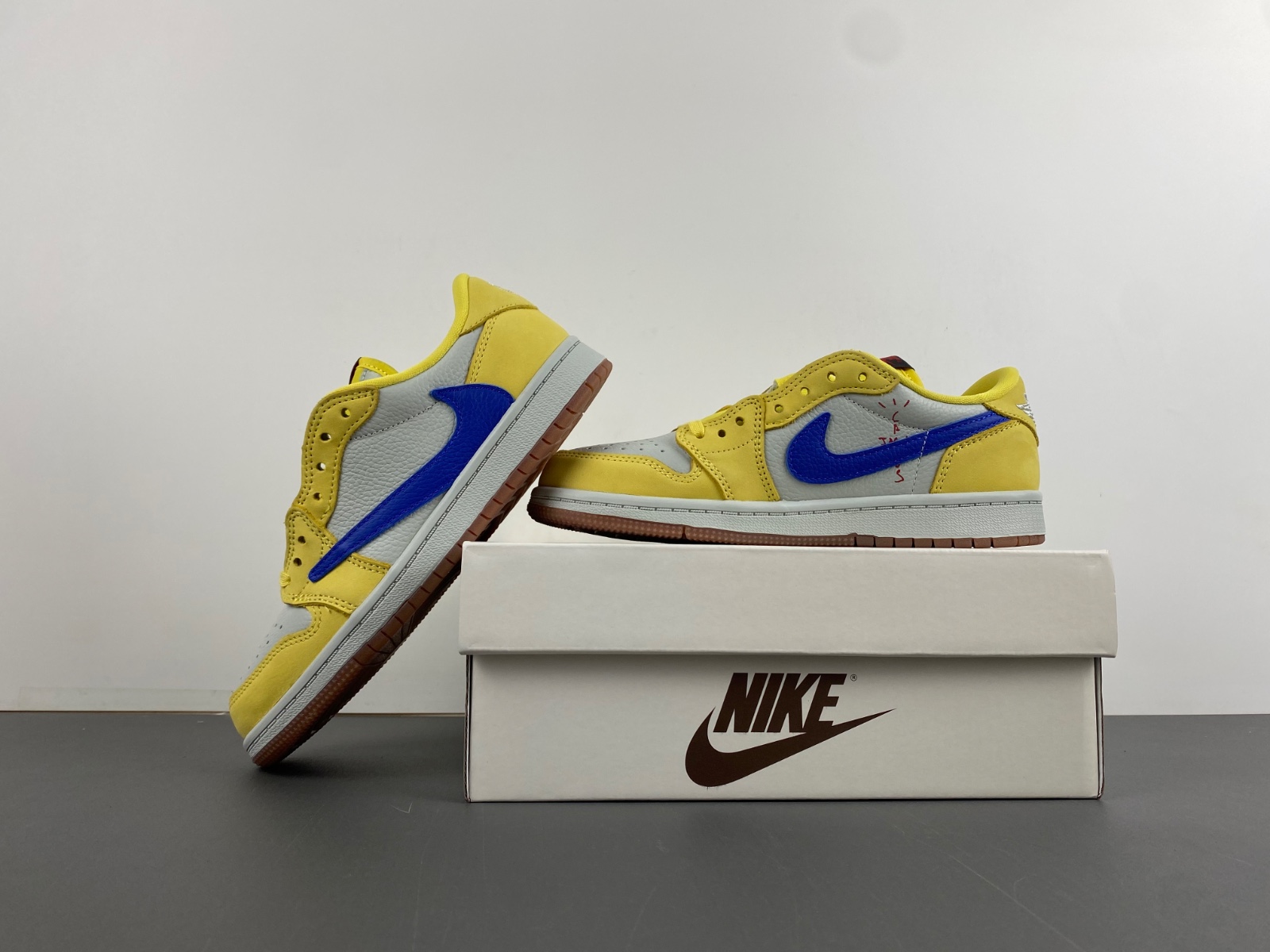 Travis Scott x Air Jordan 1 OG Low PS