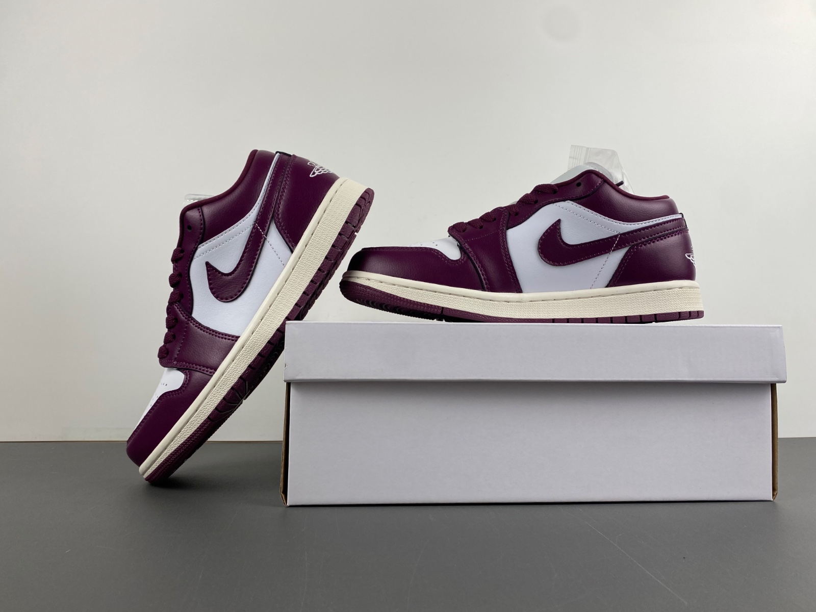 Air Jordan 1 Low Team Red DC0774-161
