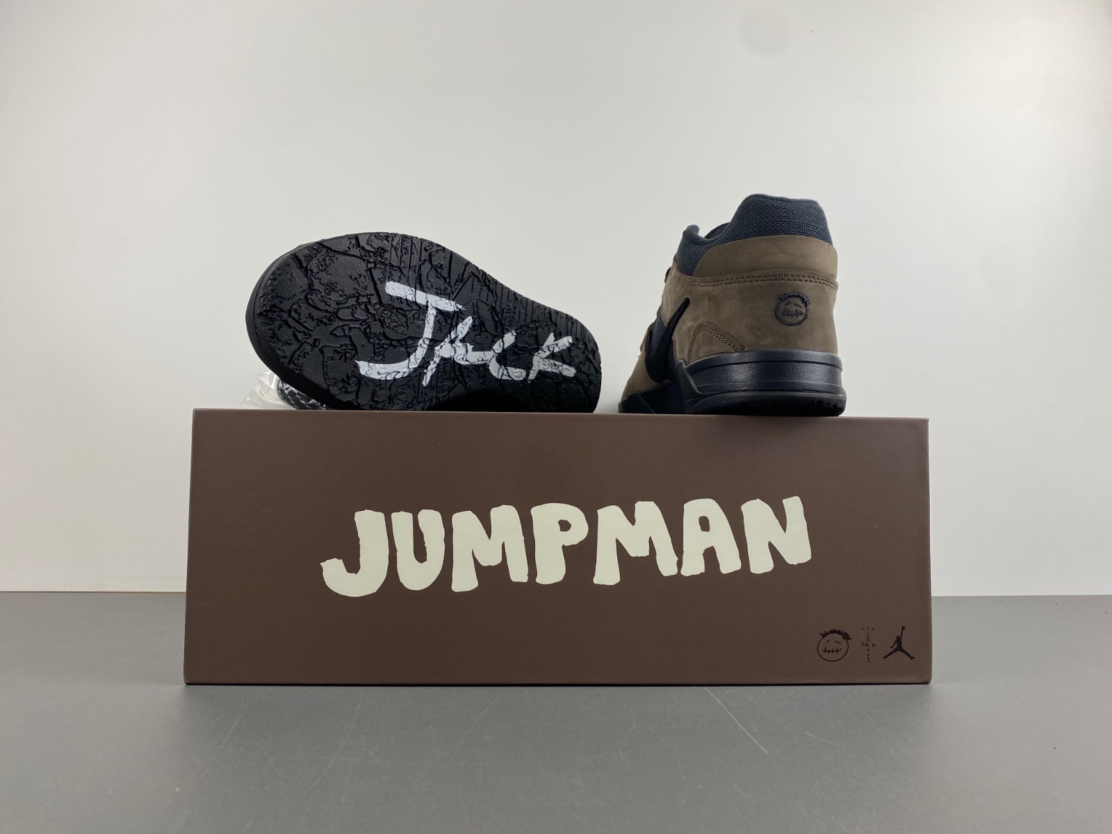 Travis Scott x Air Jordan 1 Low JACK FZ8117-204
