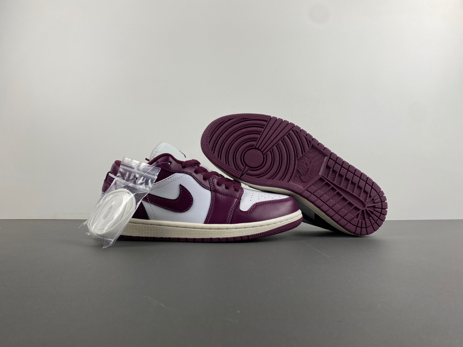 Air Jordan 1 Low Team Red DC0774-161