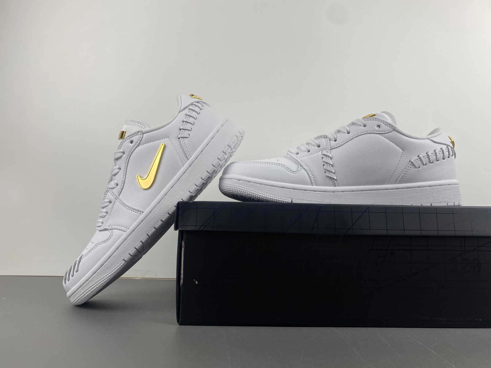 Air Jordan 1 Low FN5032-100