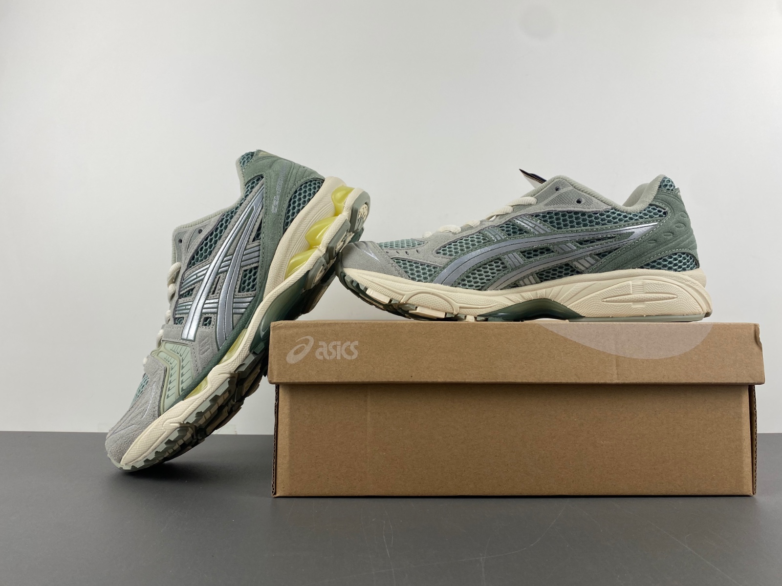 As*ic*s gel-kayano 14 1201a161-301