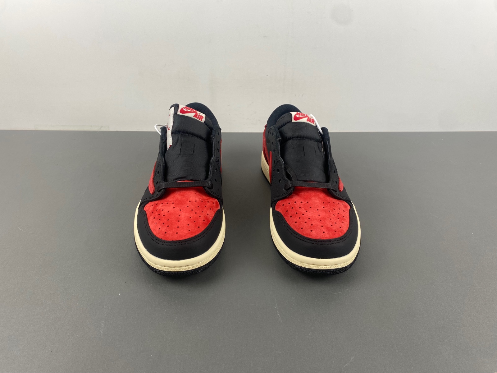 Travis Scott x Air Jordan 1 Low OG DM7866-061