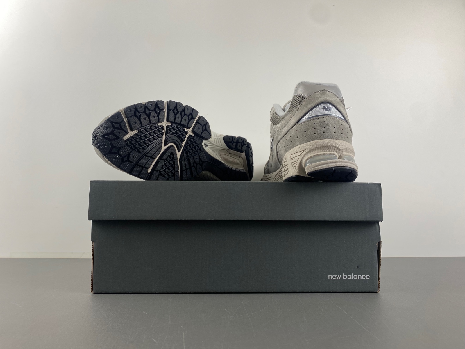 new balance ML2002RC