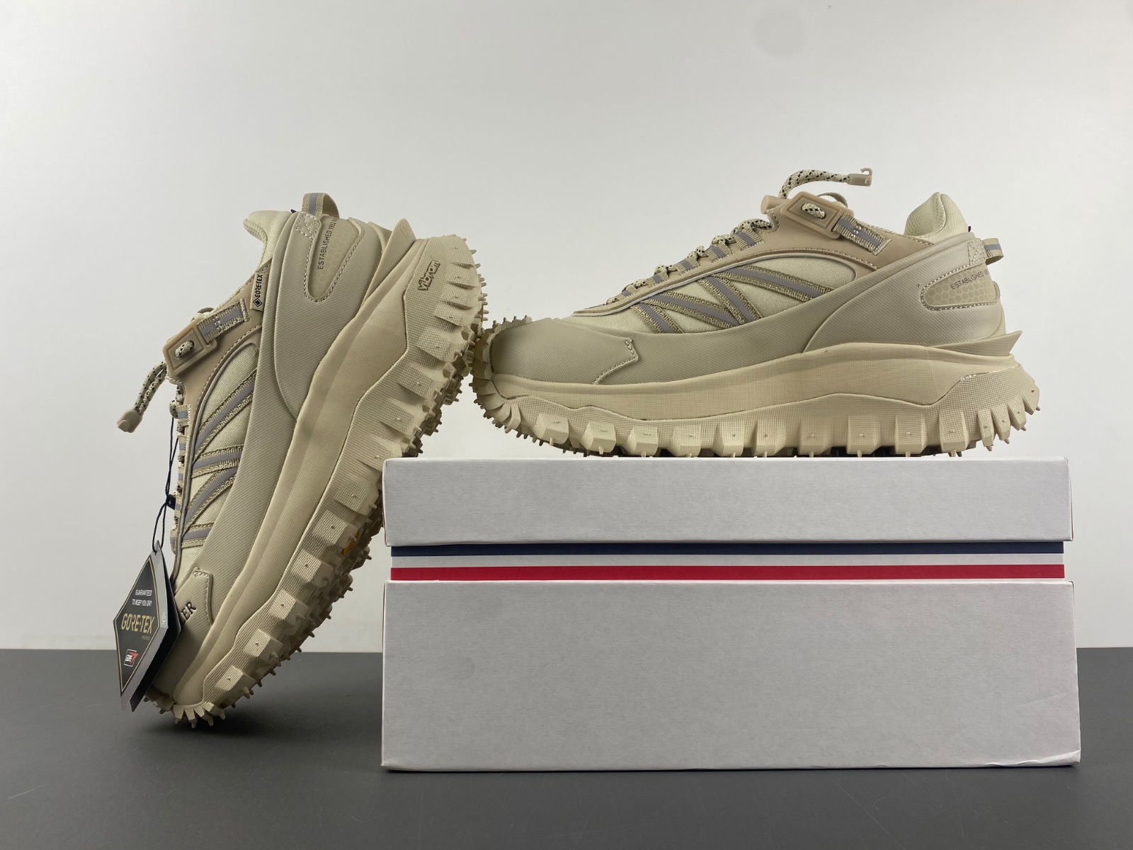 Moncler Beige low top