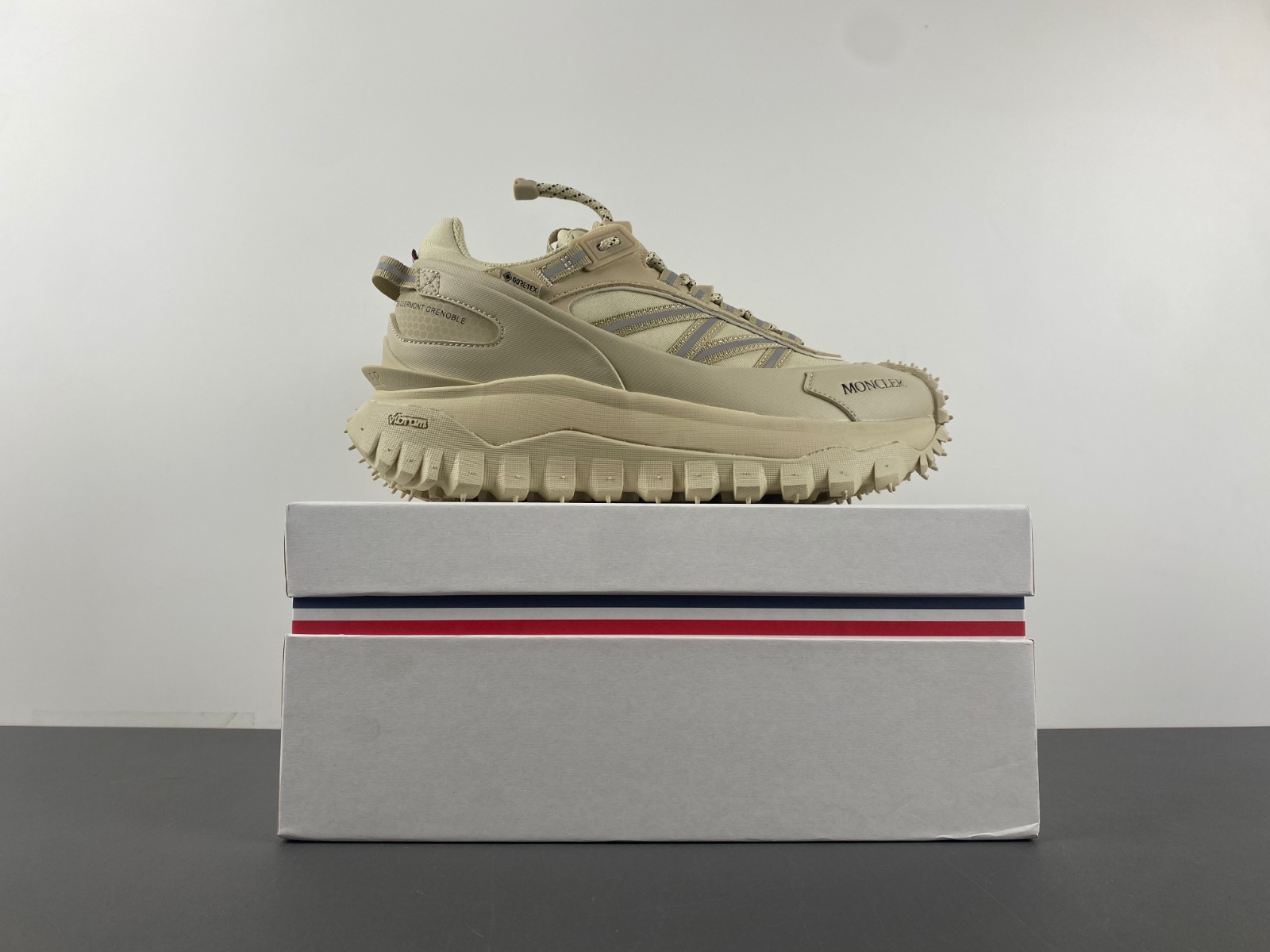 Moncler Beige low top