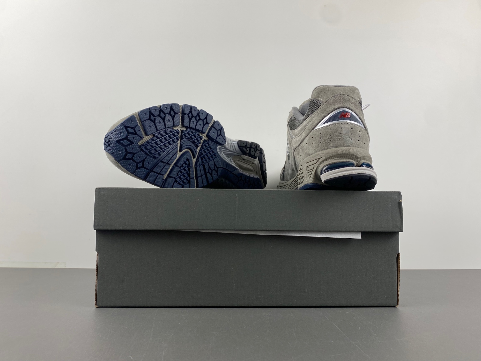 new balance NB ML2002RA