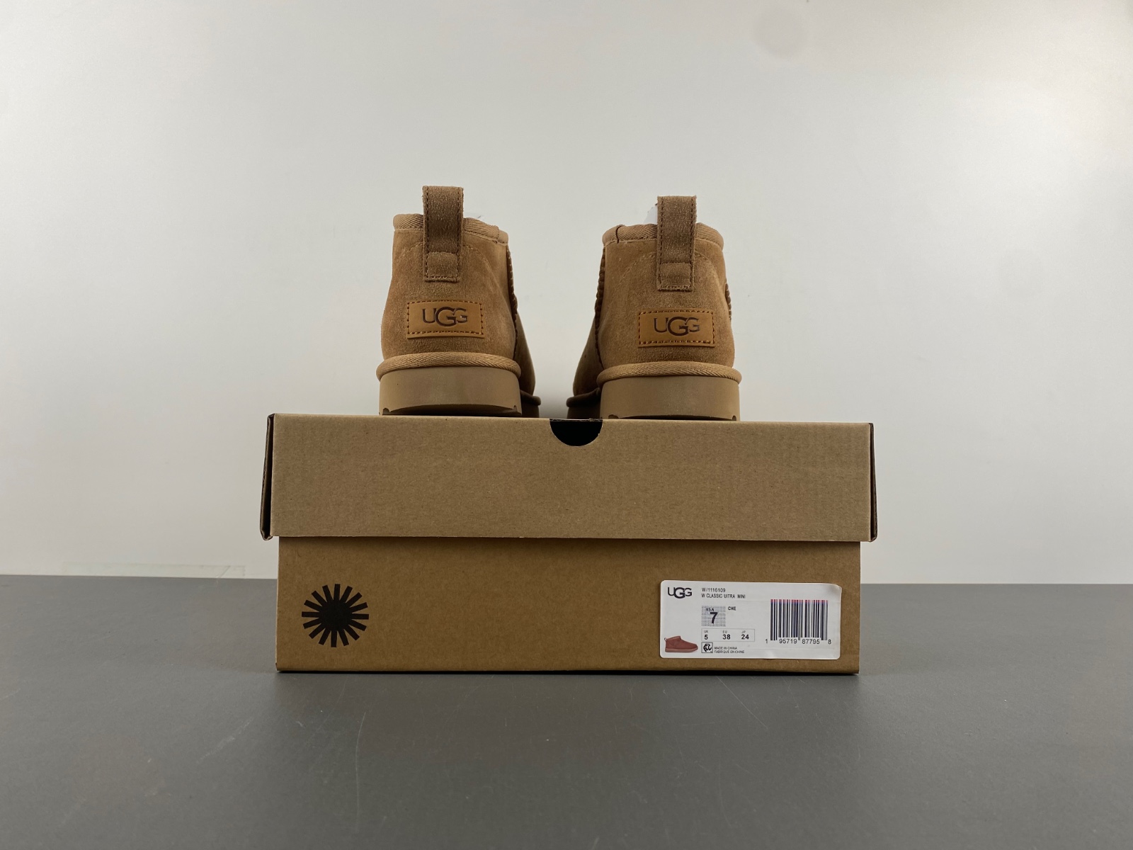 UGG W/1116109