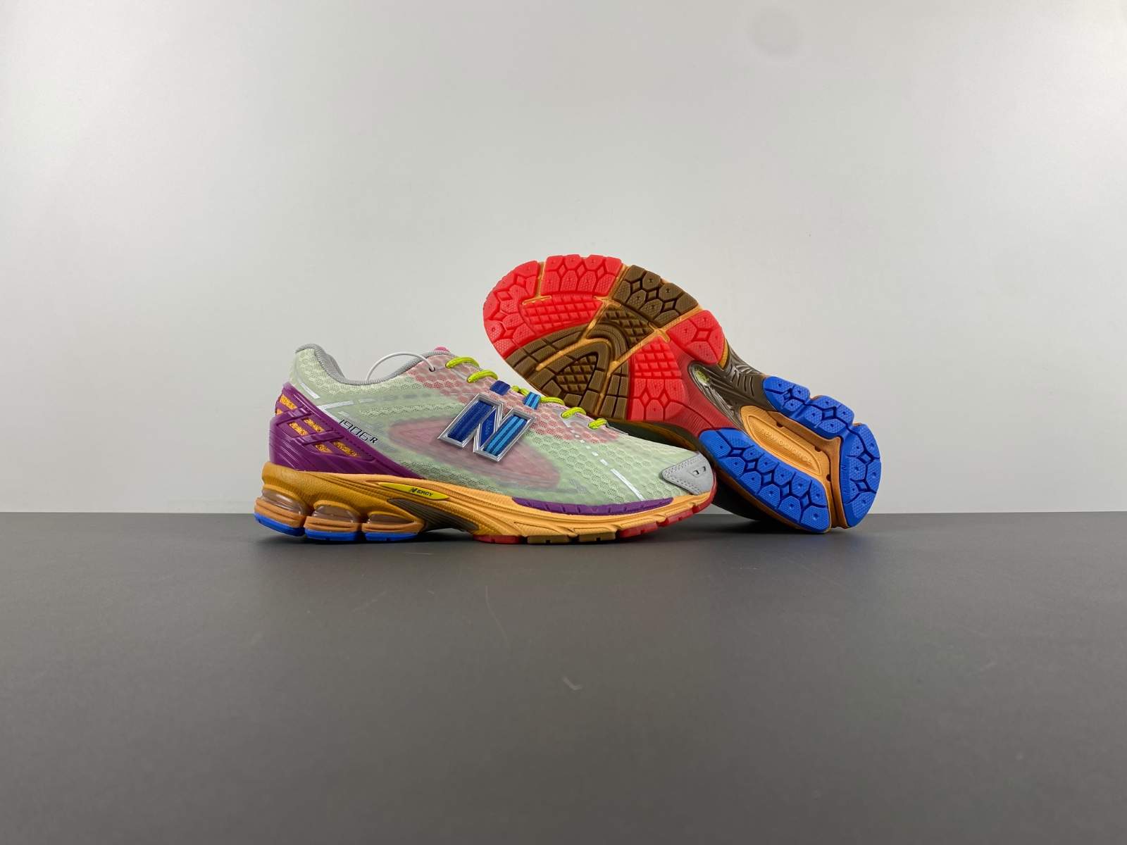 New Balance 1906R