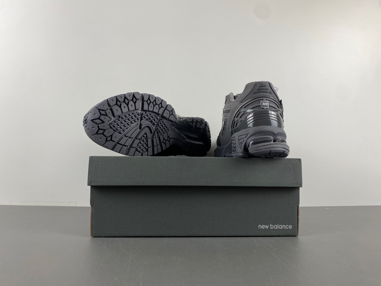 New Balance 1906R M1906RU