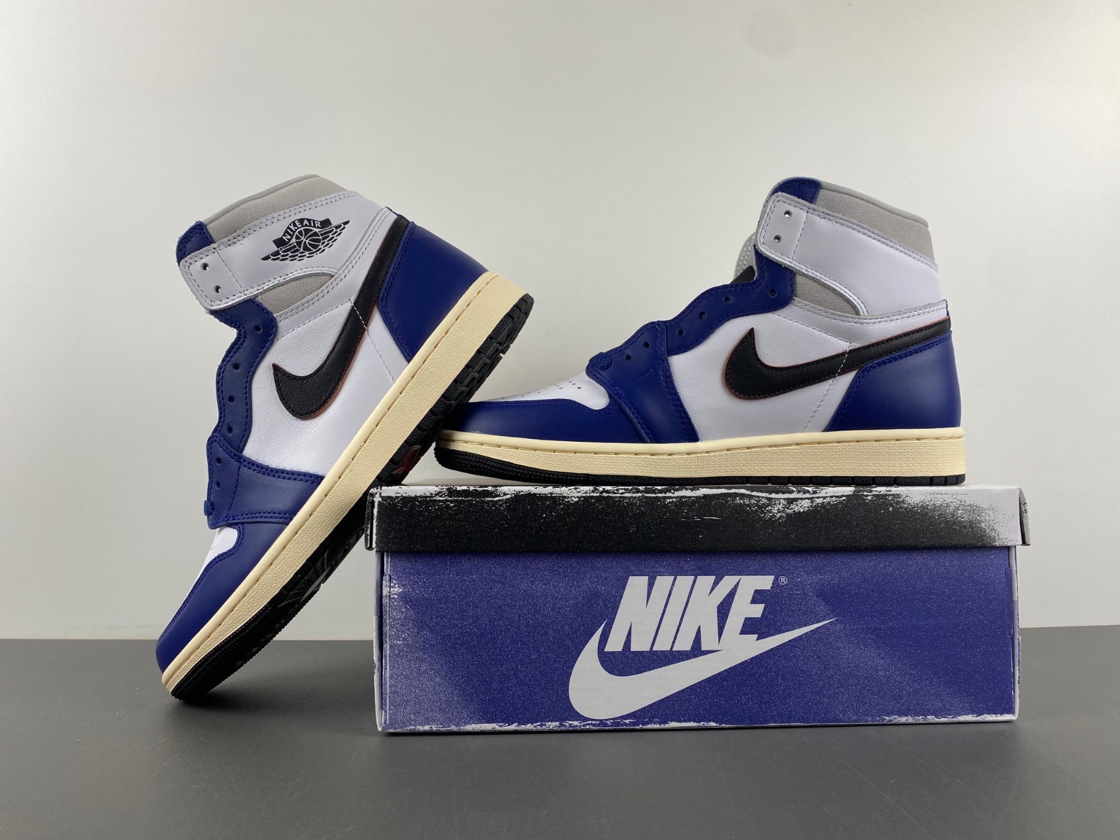 Air Jordan 1 High OG DZ5485-100