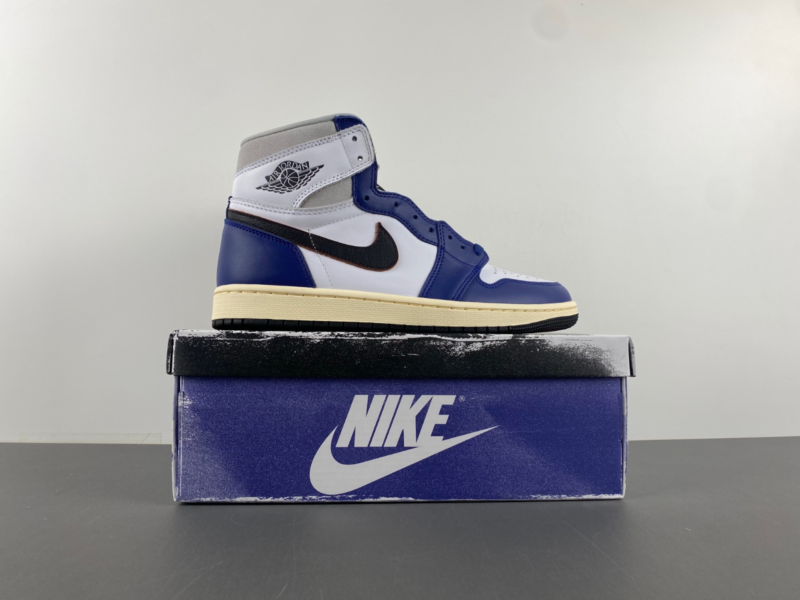 Air Jordan 1 High OG DZ5485-100